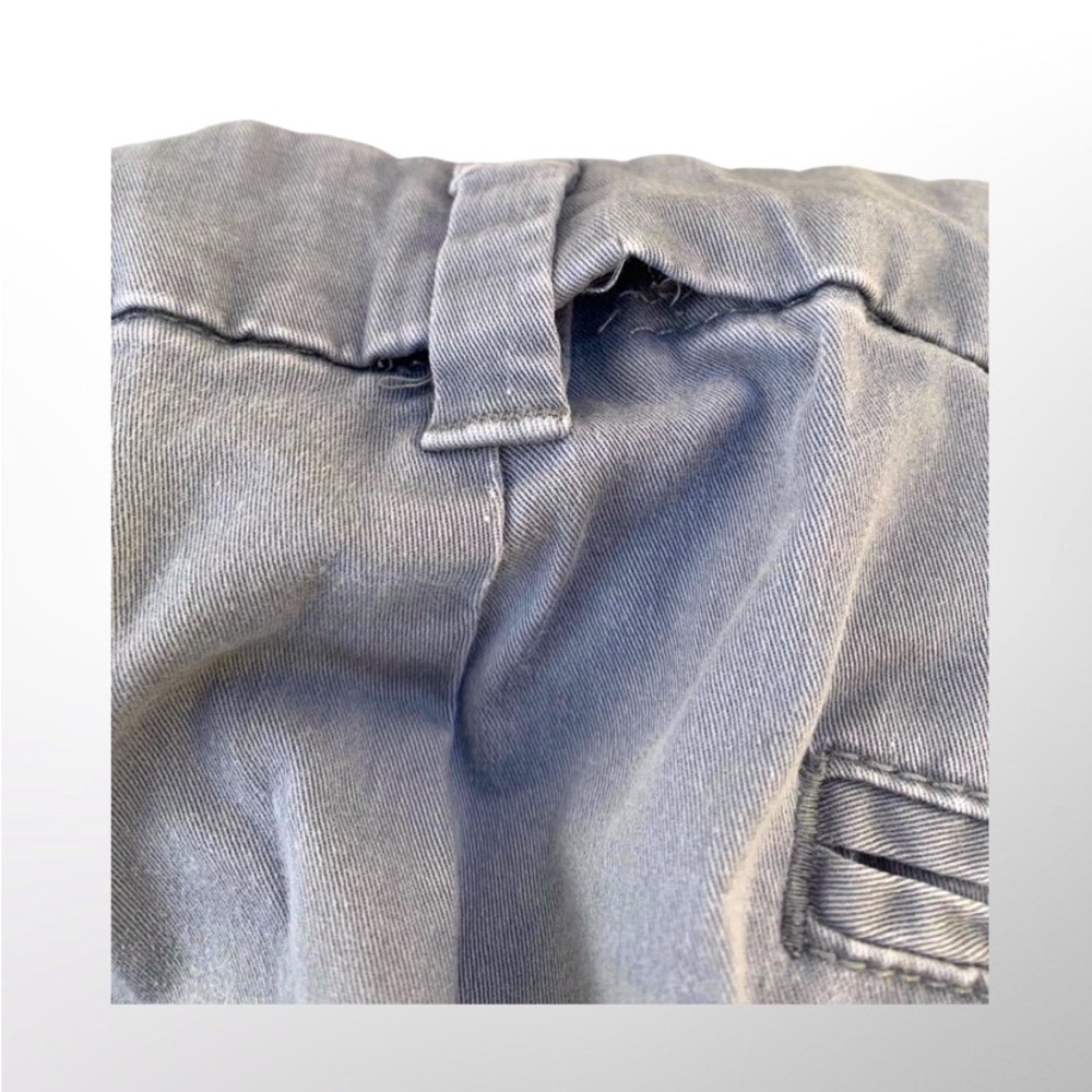 Shorts - Picture 3 of 4